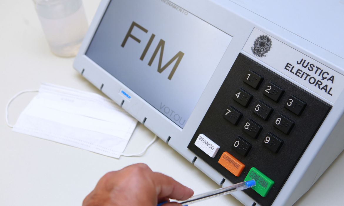 Análise da PF conclui que voto impresso encarece bastante o processo eleitoral